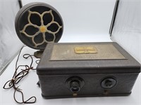 Vintage Atwater Kent Radio and Speaker