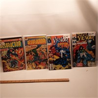 lot of 4 comics, 2 venom comics