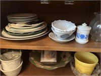 4 Shelves of Glassware