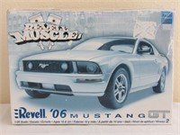 Revelle 06 Mustang GT Model Kit Car