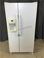 GE Side by Side Refrigerator Freezer