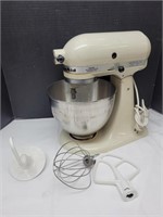 Kitchen Aid Mixer Works right off Counter