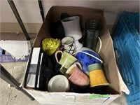 BOX LOT OF DISHES / HOME GOODS