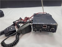 Realistic  CB Radio Works all the way