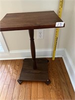 ADORABLE WOODEN TABLE