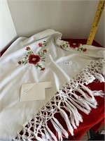 VINTAGE EMBROIDERED MEXICAN SHAWL