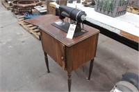 KENMORE SEWING MACHINE W TABLE