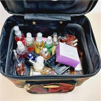 Ladies Perfume & Body Spray Lot in Cosmetic Bag