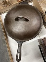 Wagner Ware skillet with lid
