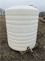500 Gal Vertical Poly Water Tank