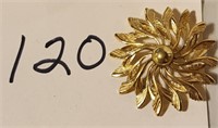 Vintage brooch- flower