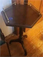 Antique Lamp table in excellent condition