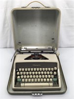 Vintage Olympia De Luxe typewriter Germany 11"W