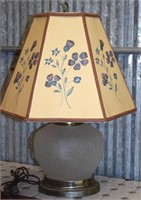 Vtg Intaglio Frosted Glass Bird Motif Table Lamp