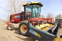 NEW HOLLAND H8040 SWATHER 2200 HOURS 16' HEAD