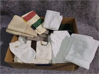 Lot of miscellaneous linens