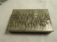 Vtg Tin Box w 1700s Englishmen & Weaponry Motif