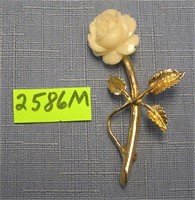 14K gold and bone style decorative brooch