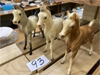 3 GLOSSY BREYER HORSES