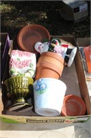 Large lot of planters