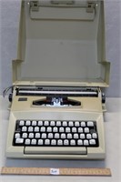 NEAT VINTAGE COURIER TYPEWRITTER
