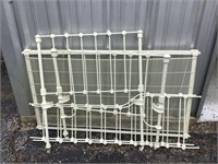 ANTIQUE WHITE IRON CHILDS BED