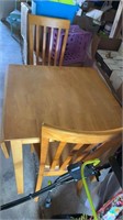 Small table with 2 chairs 30x30