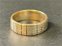 NICE 10K TWO TONE GOLD MEN'S BAND