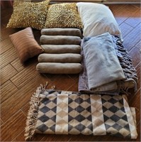 V - MIXED LOT OF ACCENT PILLOWS & THROW BLANKETS