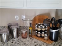 12PC ASSORTED KITCHEN DÉCOR