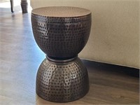 ACCENT TABLE