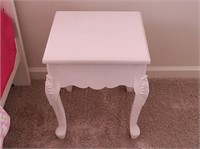 ACCENT TABLE