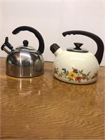 2 Vintage Tea Pots