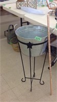 29 inch ice bucket/planter stand