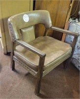 Vintage Tan Ranch Oak Chair, solid!