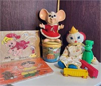 Large set of vintage toy items
