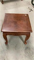 End table 23 x 23 x 23