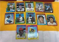 12 1975 Topps Baseball Cards