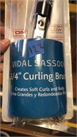 NEW Vidal Sassoon 4"curling brush