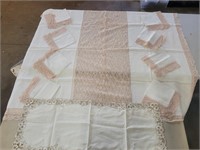 Pink Lace with White Table Cloth and 8 Napkins