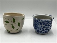 2 small ceramic planters