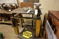 Welding bench and vise
