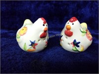 Adorable Tiny Chicken Salt And Pepper Shakers