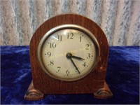 Vintage Wind-Up Clock in Oak Case