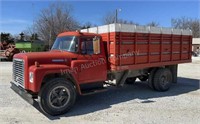 1974 International Loadstar 1600 Grain Truck