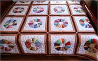 Hand Sewn Patchwork Dresden Plate Quilt