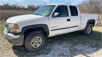 2004 GMC 2500 Ext Cab 4x4, 
Solid body