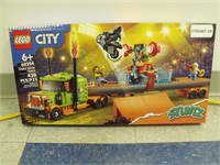 New Lego City Stuntz - Stunt Show Truck