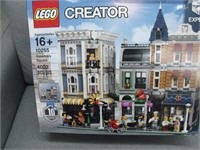 NEW LEGO Creator Expert Assembly Square 10255