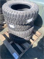 Pallet of 4 Tires